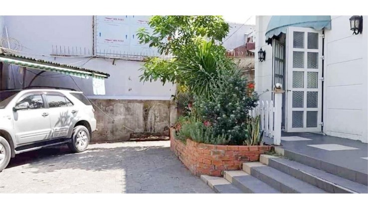 Biệt thự sân vườn 21x41 829m2 2 tầng P6 Q8 chỉ 42 tỷ 9